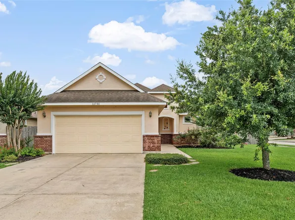 11731 Diamond Ct, Mont Belvieu, TX 77535