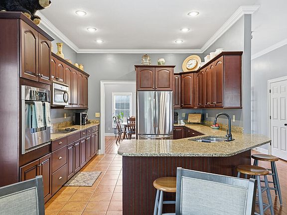 4th image of 144 Monet Dr