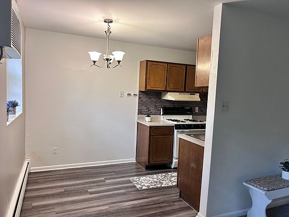 4th image of 130 N 2nd St
