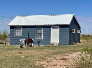 5060 Miller Dr, Seymour, TX 76380