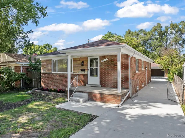 5911 Highview St, Dearborn Heights, MI 48127