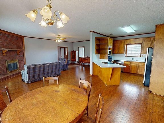 5th image of 813 Vonier Rd