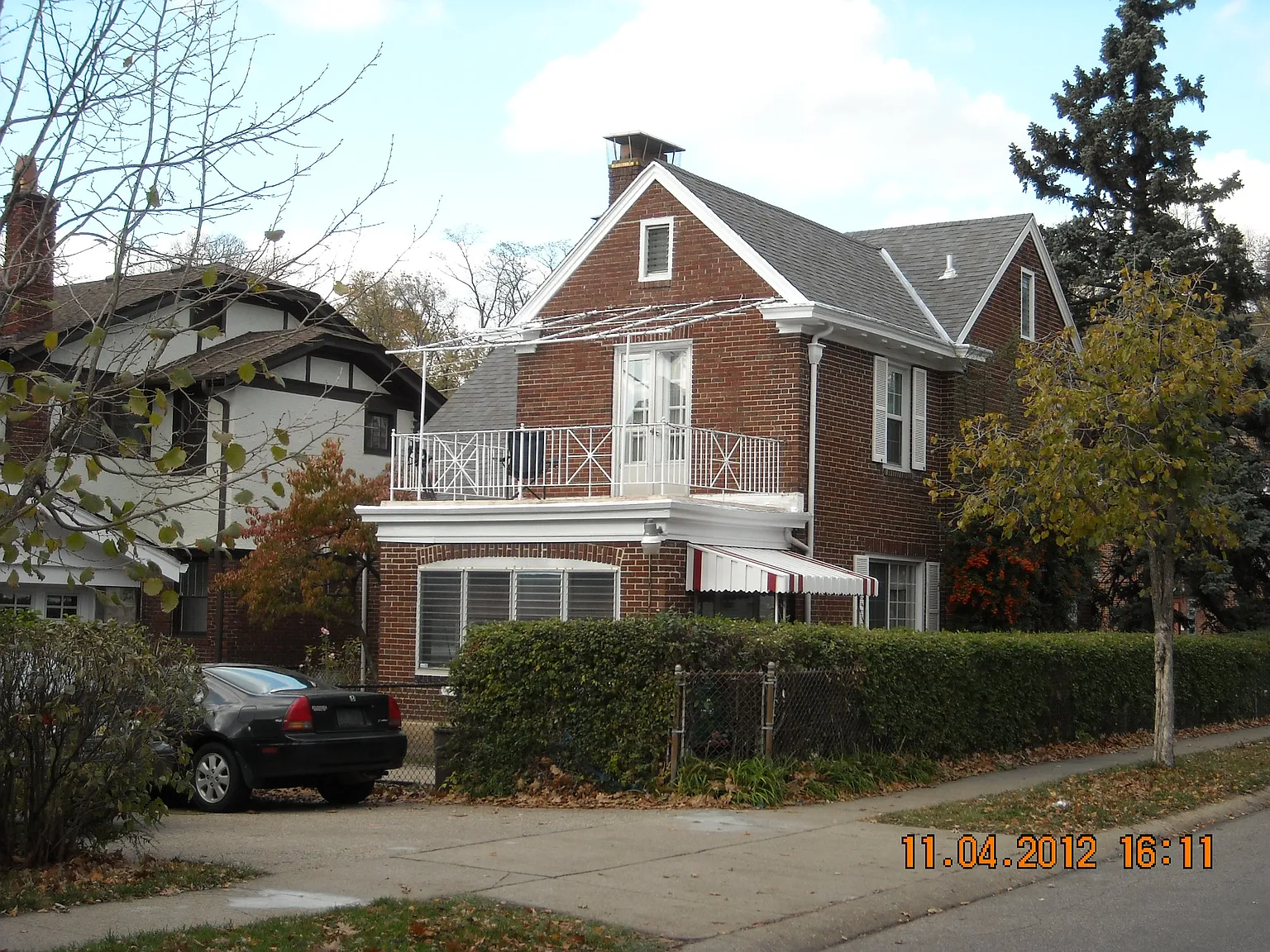 4 bed, 2.5 bath, 1792 sqft, $3,300 — Photo 2