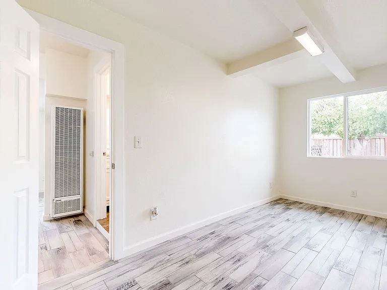 2113 Dennis Ln — Photo 21
