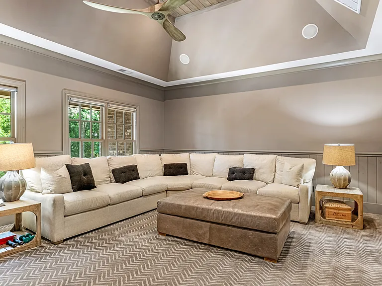 5910 Saint John Ln — Photo 30