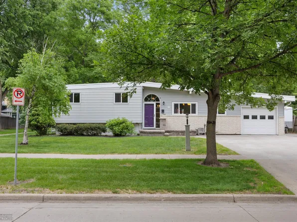 902 18th Ave S, Fargo, ND 58103