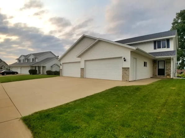 2032 Autumn Ln #2032, Kaukauna, WI 54130