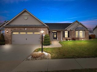 104 Spring Haven Dr, Washington, IL 61571