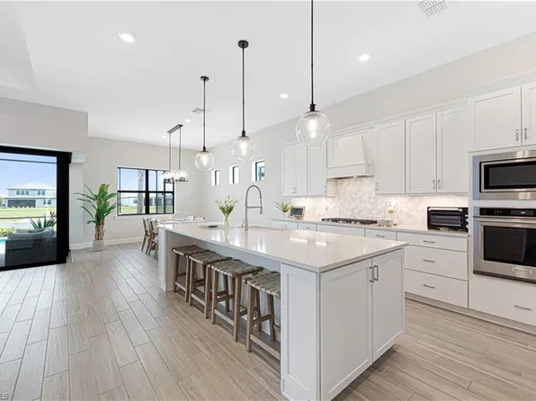 18227 Killinton CT, ESTERO, FL 33928