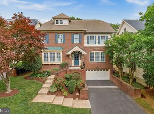 807 Woodside Pkwy, Silver Spring, MD 20910