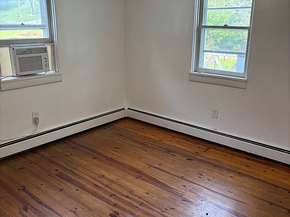 4th image of 644 Vine St