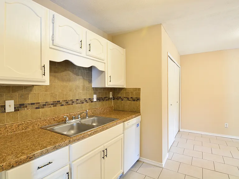 4133 Silverberry Ave — Photo 8