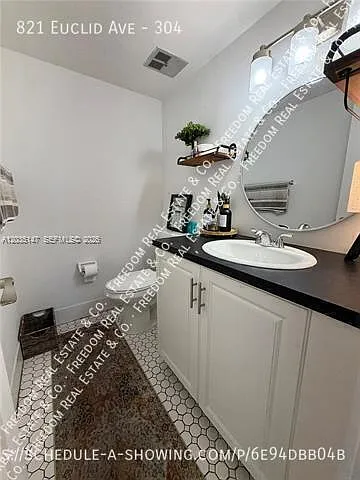 821 Euclid Ave #304 — Photo 12