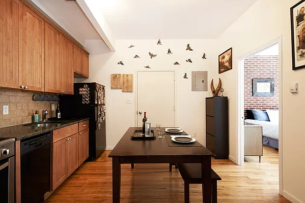 Rented by Compass | media 14