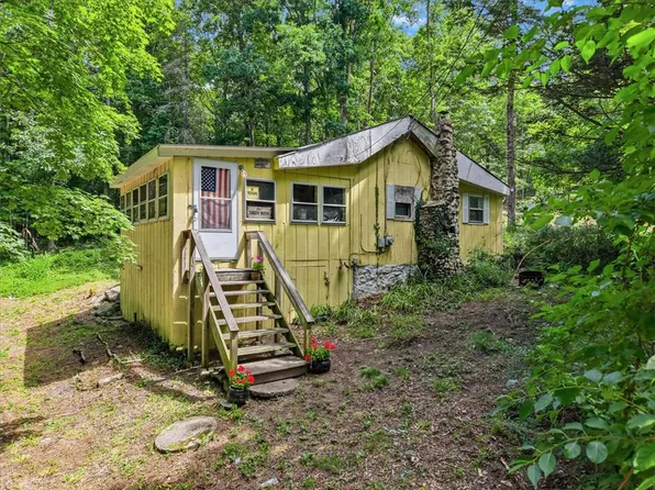 193 Silver Lake Rd, Dingmans Ferry, PA 18328
