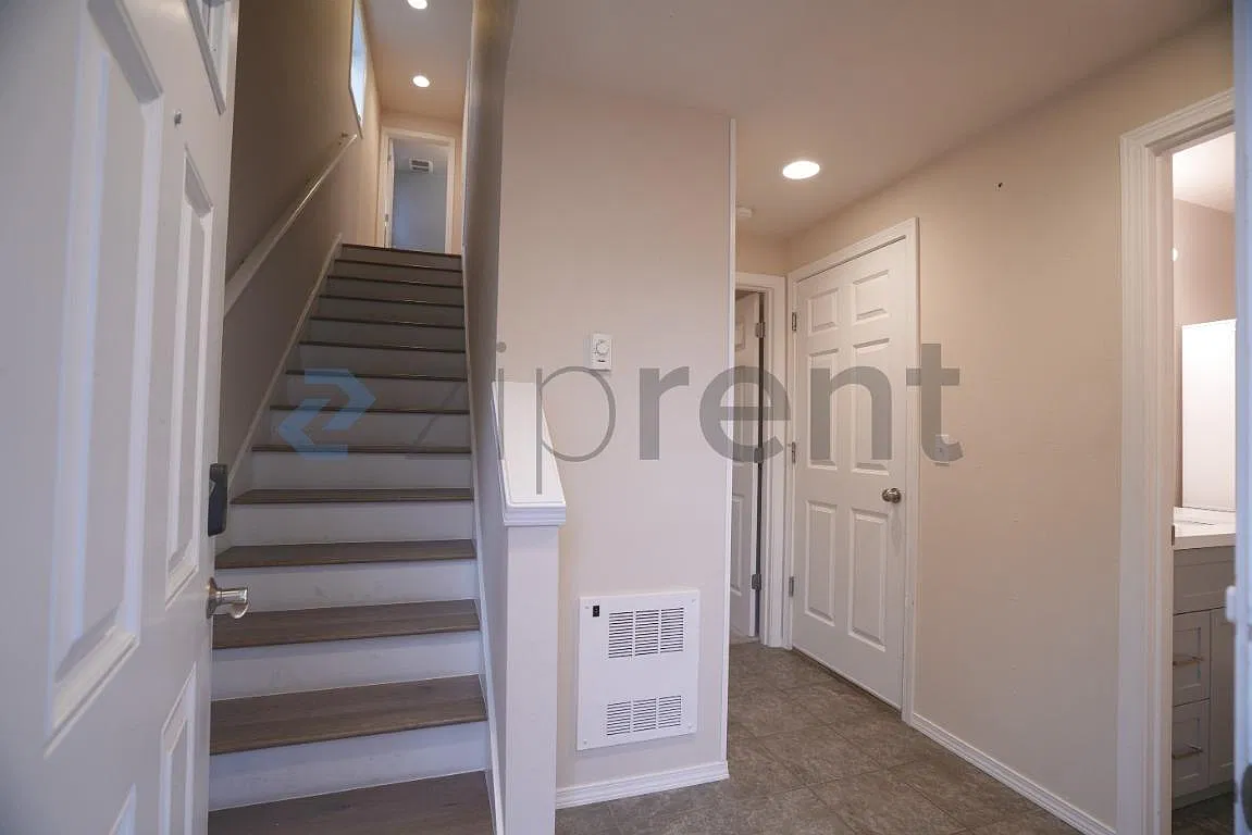 Boulevard Place Add — Photo 3