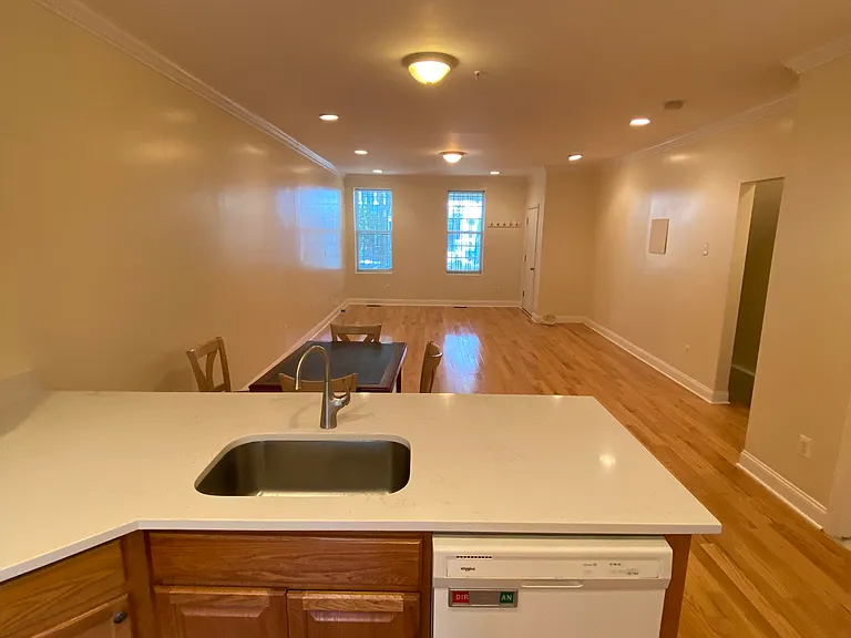 634 Keefer Pl NW #1/2 — Photo 4