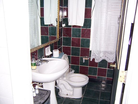 5th image of 1702 N Fairfield Ave
