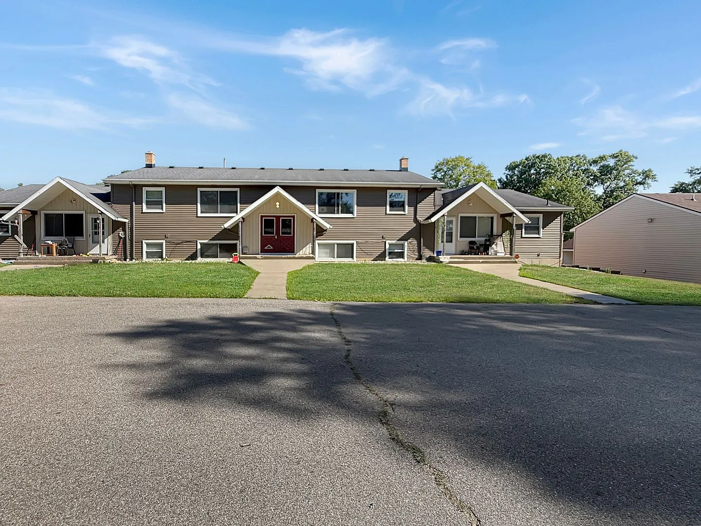 2 bed, 1.0 bath, 850 sqft, $1,295 — Photo 1