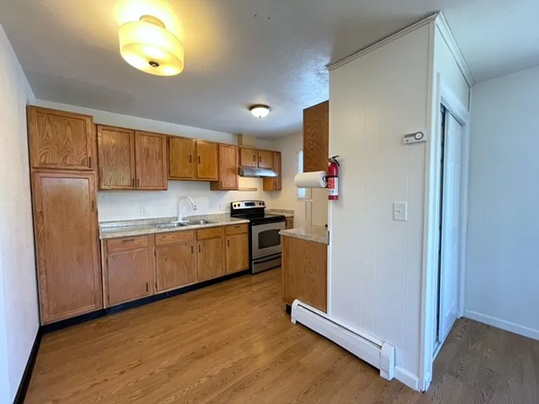 541 Irwin St — Photo 19