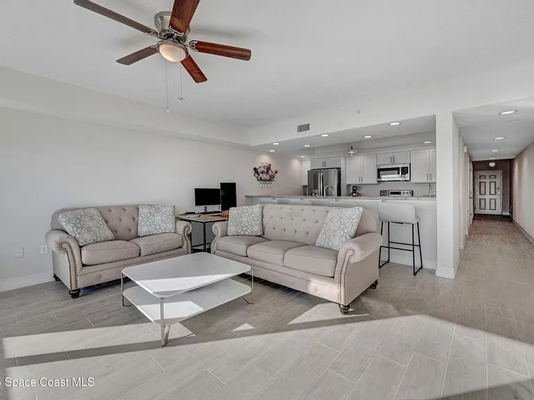1825 Riverside Dr #204 — Photo 10