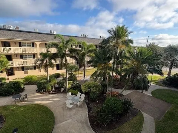 147 Bluff View Dr APT 303, Belleair Bluffs, FL 33770