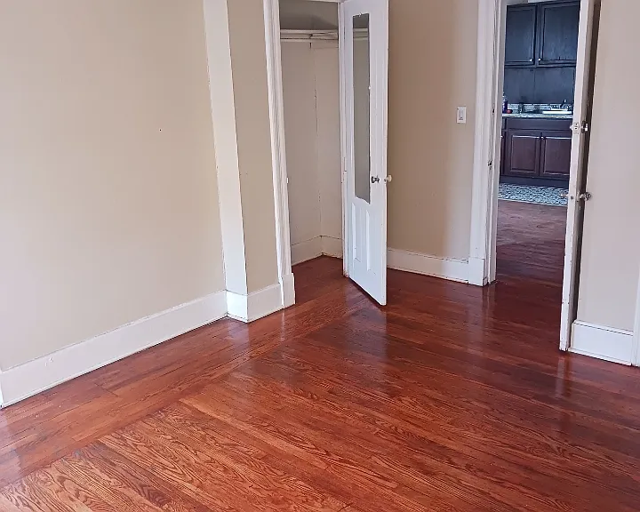 102 College Ave — Photo 3