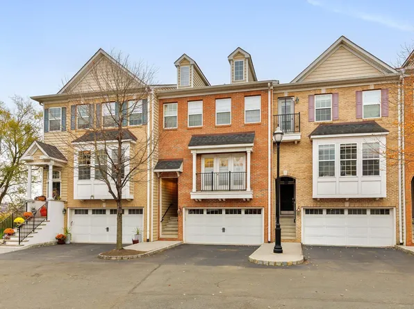 27 Creekside Court image 2 of 37