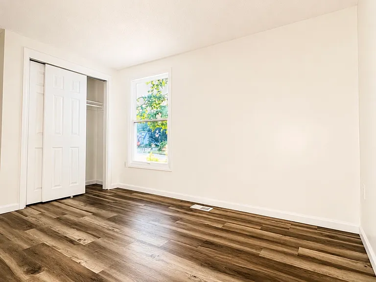 304 Lake Crystalbrook Dr — Photo 42
