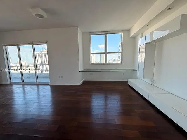 133 NE 2nd Ave #3213 — Photo 8