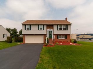 703 Walnut St, New Holland, PA 17557