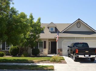 2903 W Oriole Ave, Visalia, CA 93291