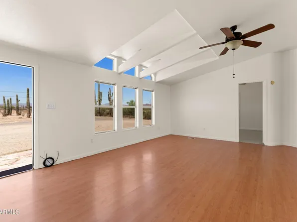 25605 W ROCKAWAY HILLS Road, Morristown, AZ 85342