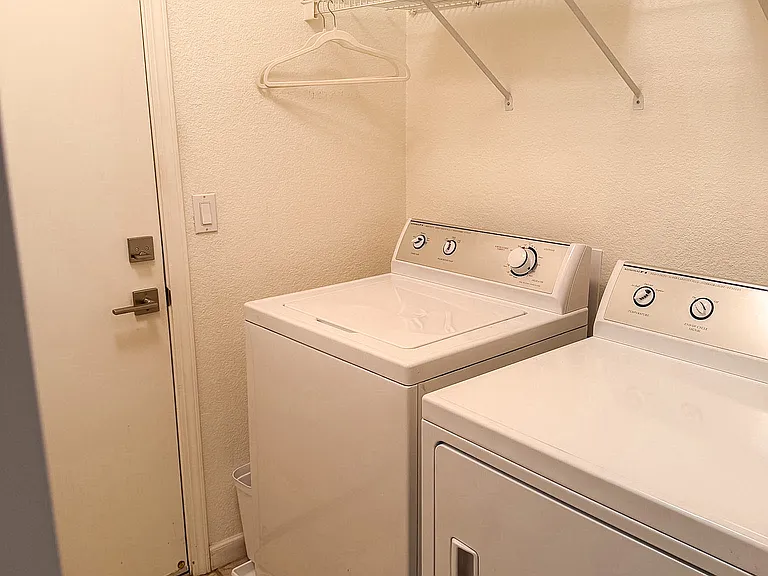 905 Dogwood Loop — Photo 15