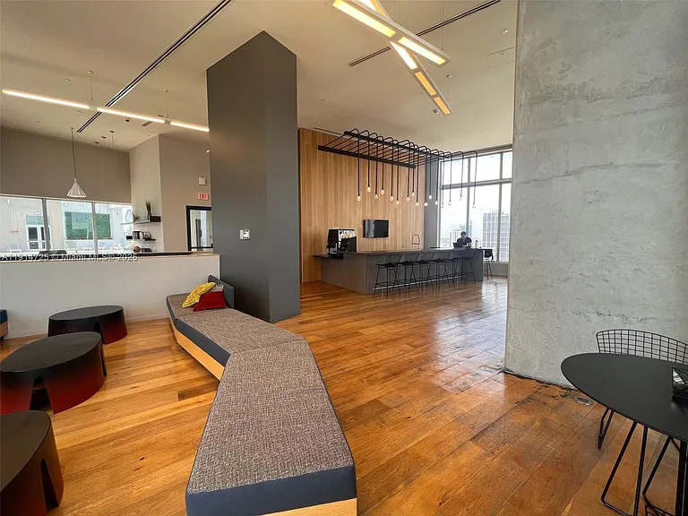 151 SE 1st St #810 — Photo 15