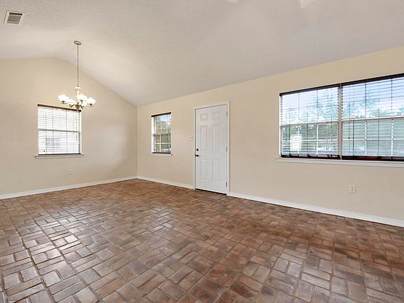 4th image of 10724 Dogwood Dr
