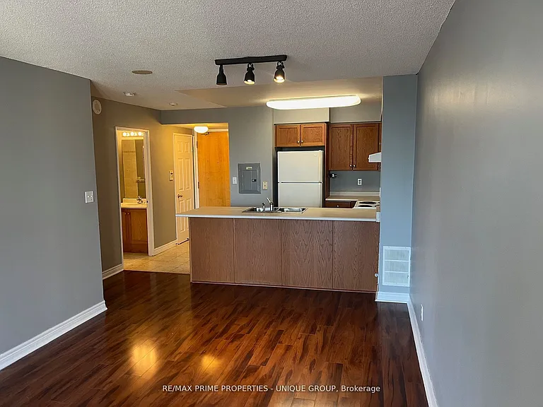 43 Eglinton Ave E #1506 — Photo 5