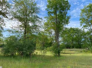 25 Deer Track Trl, Thompsonville, MI 49683