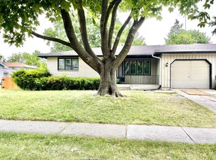 1372 Todd Farm Dr, Elgin, IL 60123