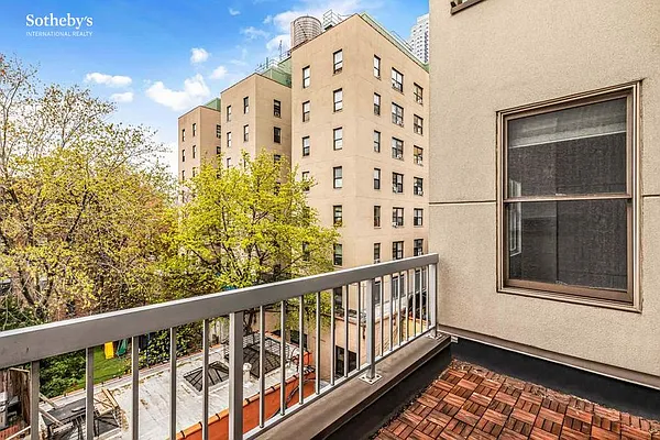 Sold by Sotheby's International Realty | media 8