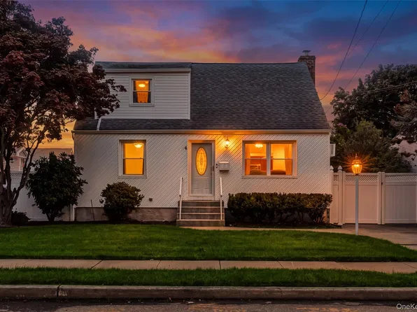 2379 Willow Street, Wantagh, NY 11793