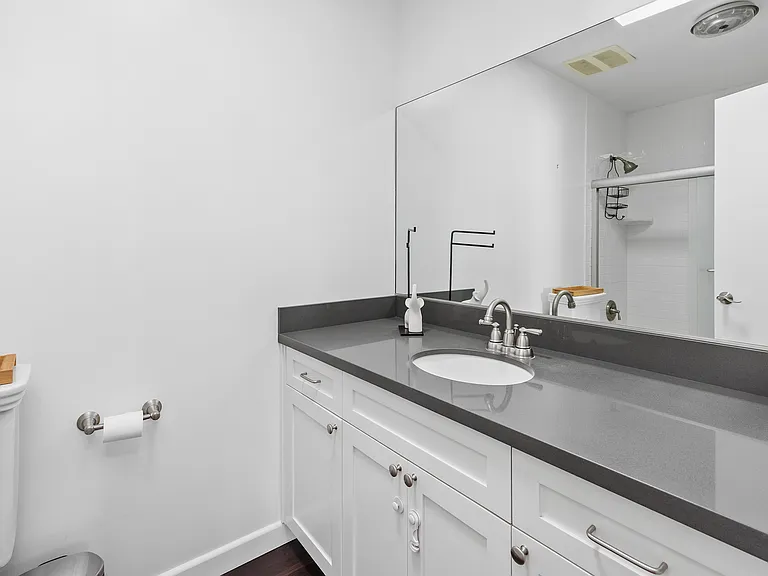 11836 Mayfield Ave #9 — Photo 11