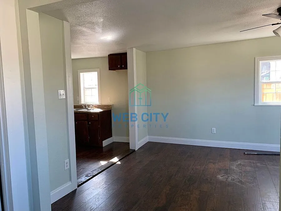 Building Photo - 4530 Corregidor St
