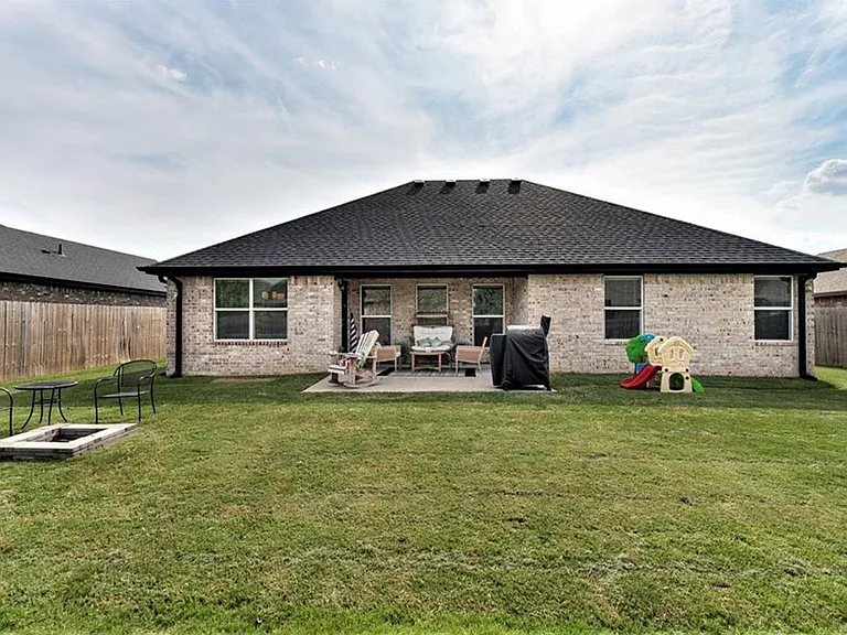 7456 Drury Ave — Photo 30