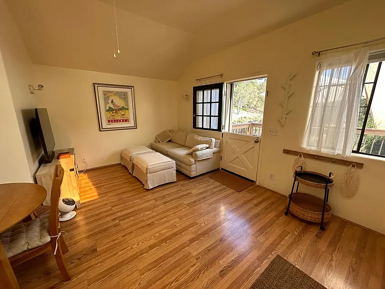 102 Laguna Pl — Photo 6