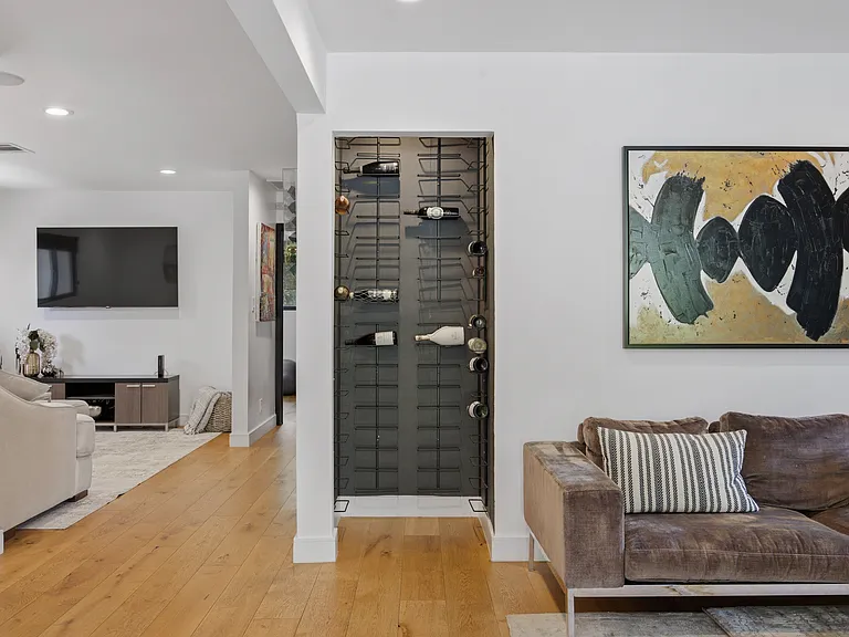 16453 Lassen St — Photo 27