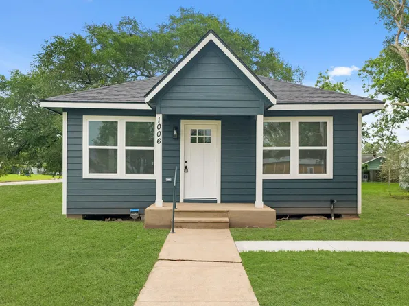 1006 9th St, Hempstead, TX 77445