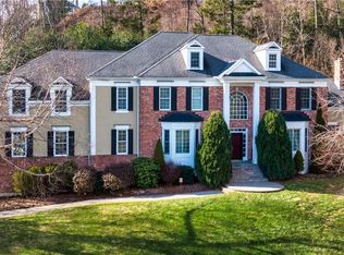 15 Brighton Way, Avon, CT 06001