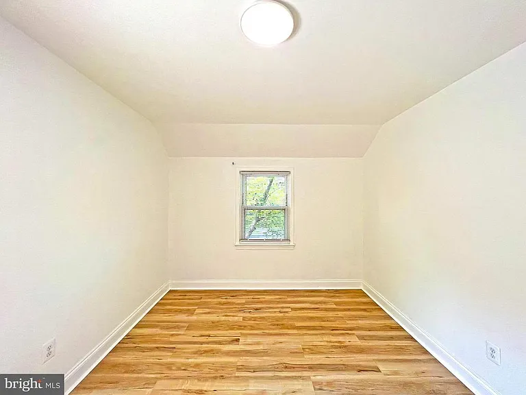 7009 Hawthorne St — Photo 15