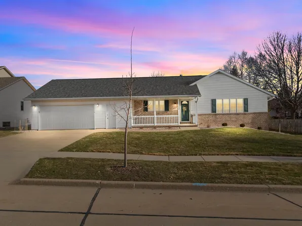 208 W Wildplum Ct, Appleton, WI 54913